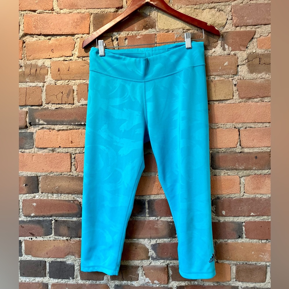 Adidas Climalite Turquoise Patterned Cropped Tights. Size: Large.